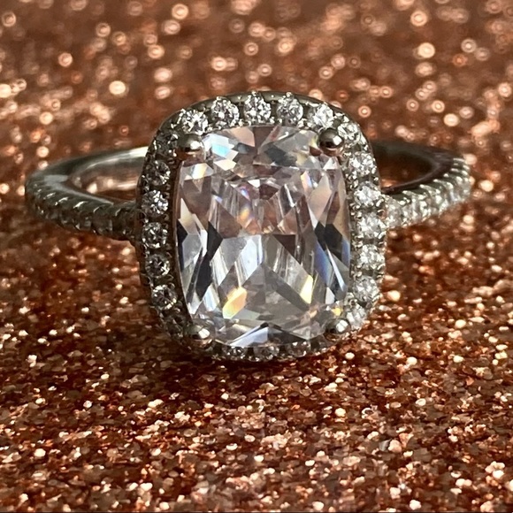 🔥HOST PICK🔥 Sterling Silver 4ct White Cubic Zirconia Ring - Picture 2 of 5
